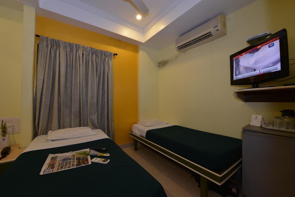 Hotel City Palace Mumbai Room photo