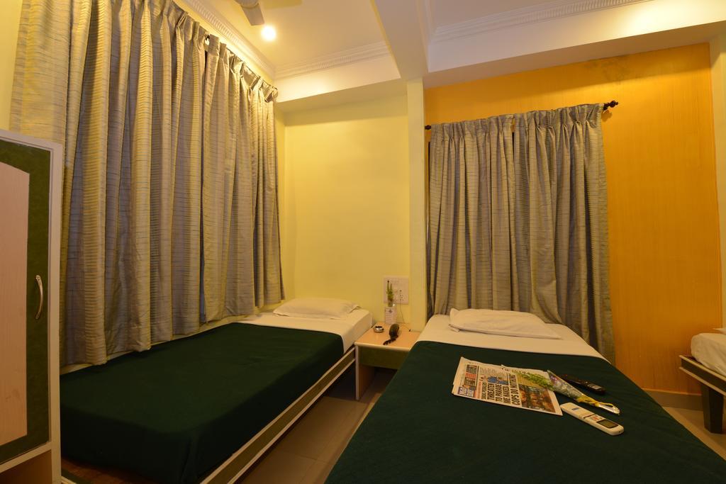Hotel City Palace Mumbai Room photo